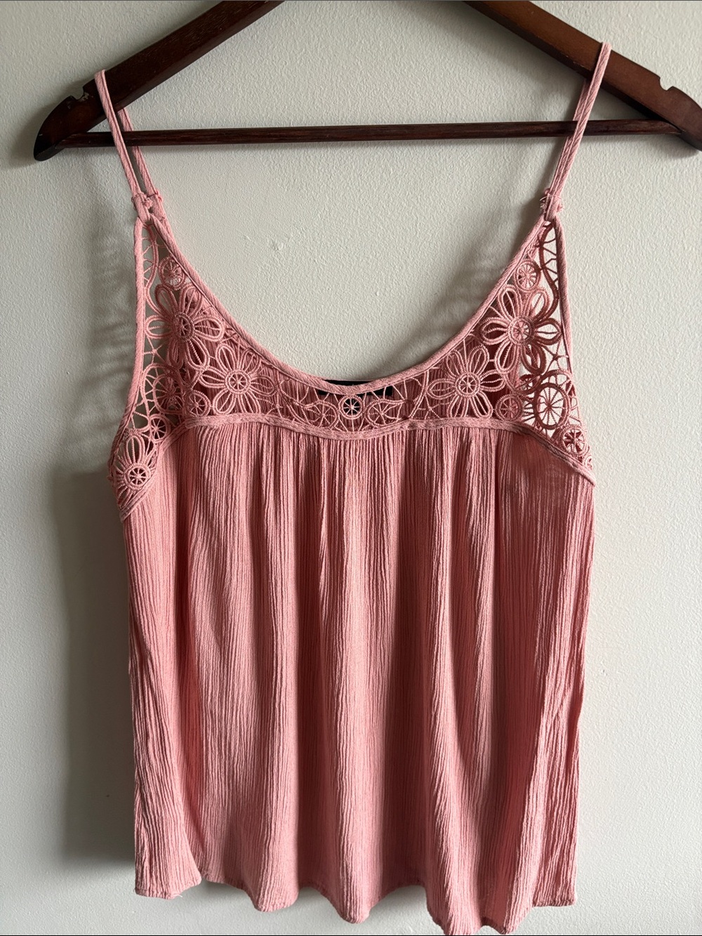 Ambiance Pink Gauze Lace Trim Swing Tank Top Women’s Large Boho Crochet‎ Cami